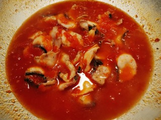 14、番茄黑鱼片,黑鱼片加热成熟 
