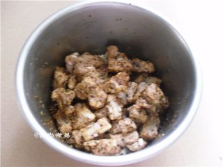 5、黑椒排骨杂菜锅,腌制20分钟或更长时间