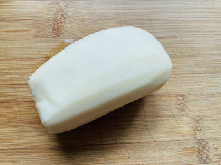 8、筒骨莲藕汤,莲藕洗净去皮