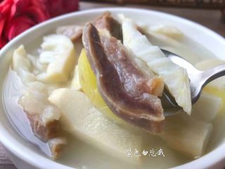 8、腌笃鲜,鲜美的腌笃鲜做好了，超级超级好吃，喜欢的宝宝跟小编一起做起来吧。