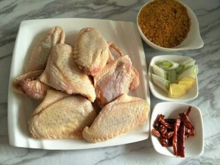 1、香酥鸡翅,准备食材
