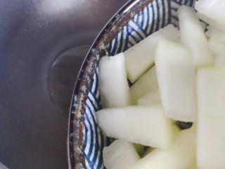 7、冬瓜鸡蛋汤,待油热，下冬瓜