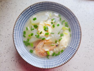 19、冬瓜鸡蛋汤,装碗