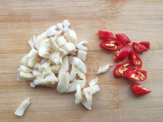 4、蒜香蒸茄子,蒜瓣，小米辣切末