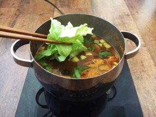 19、十味  海鲜（白蚬子）豆腐大酱汤,放入圆白菜。