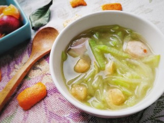 16、瑶柱萝卜汤,汤汁鲜香回甘,非常好喝。