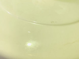 15、海带筒骨汤,盖上锅盖；