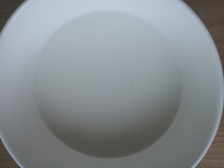 12、番茄豆腐汤,准备适量的水淀粉