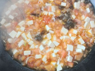 18、番茄豆腐汤,大火烧开煮一会
