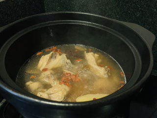 19、白果炖鸡,可以出锅；