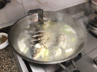 12、奶白鲫鱼豆腐汤➕朝看白水暮青山,大火烧开