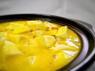 15、蟹黄豆腐南瓜羹,美味的蟹黄豆腐南瓜羹。