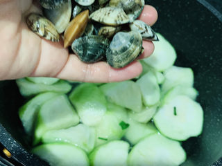 9、丝瓜花蛤汤,加花蛤