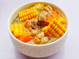 13、胡萝卜玉米排骨汤 ～,成品。