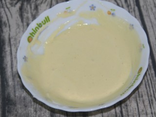 11、原味松饼,分两次和蛋黄糊混合均匀，和戚风蛋糕的做法差不多