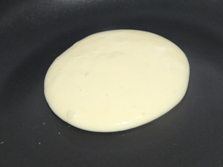 13、原味松饼,挖一勺，放平底锅里煎