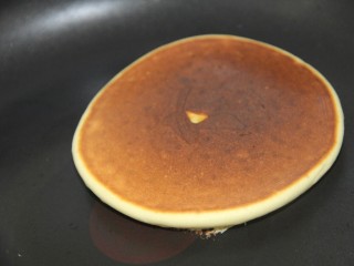 15、原味松饼,翻面煎熟即可