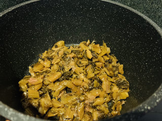 7、酸菜炖排骨,加酸菜