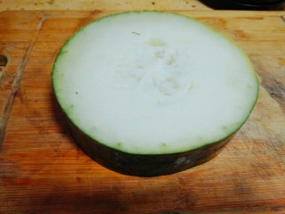 7、冬瓜排骨汤,准备冬瓜