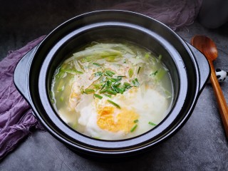 15、萝卜丝汤,清淡美味的萝卜丝汤完成