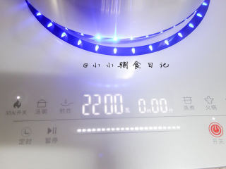 3、玉米排骨汤,九阳电磁炉开大火煮