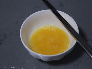 7、冬瓜鸡蛋汤,搅匀待用