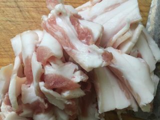 3、干锅有机花菜炒肉片,五花肉切片