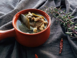 12、海带筒骨汤,大概一小时左右就烂了，具体炖煮时间按实际情况操作，锅具不同火力大小炖煮的时间都会有差异 。