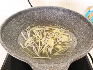 11、清炖冬瓜牛肉丸,加入1000ml开水