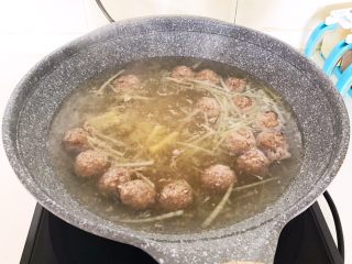 14、清炖冬瓜牛肉丸,牛肉丸都飘上来了