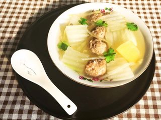 20、清炖冬瓜牛肉丸,清炖冬瓜牛肉丸冬瓜清淡,牛丸香嫩,这是一道非常适口的清淡菜品~