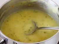 4、特色煎牛排,按照说明煮成流动的液体