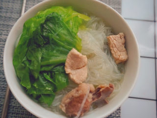 19、猪杂汤米线,一道方便美味的猪杂汤米线就做好啦～