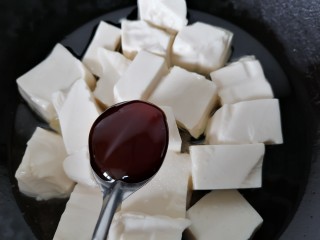 9、海带豆腐汤,加入一勺蚝油提鲜