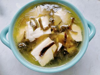 13、海带豆腐汤,装入容器