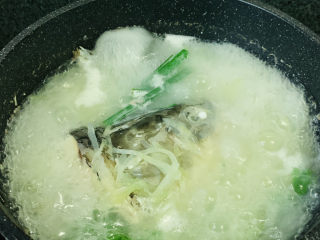 18、豆腐鱼头汤,搅拌均匀，起锅