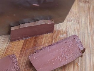 3、双色豆腐粉丝汤,血豆腐切丁