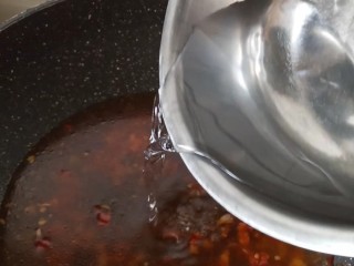 13、双色豆腐粉丝汤,加入清水