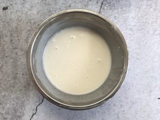 5、芒果雪媚娘,搅拌均匀无颗粒