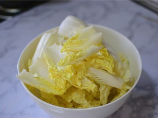1、醋溜白菜,大白菜清洗干净