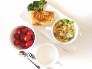 10、鸡肉浓汤—好浓的一碗鸡汤,开始享用吧