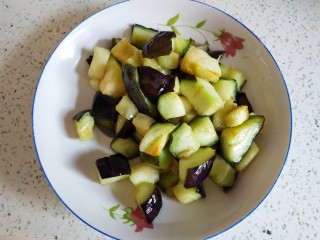 10、鱼香二丁,盛出待用