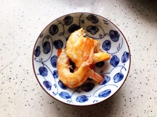 4、青菜口蘑虾干汤,虾干去头去壳