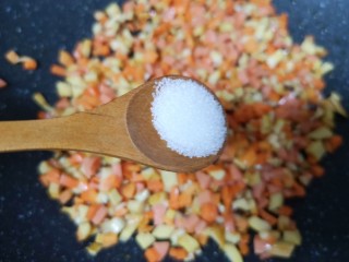 4、玉米面糊糊,放盐调味。