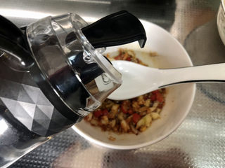 23、黄豆猪脚汤➕白萝卜花生黄豆猪脚汤,加两汤匙生抽