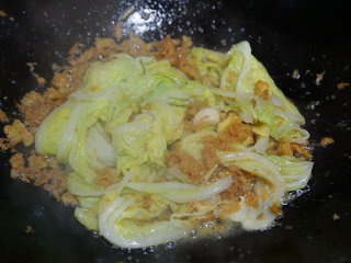 5、蛋香焖鸡蛋,再倒入煮好的白菜