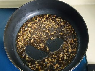 15、蚝汁蒜香卷心菜,翻炒均匀就可关火了