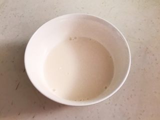 6、改良版 西湖牛肉羹,加入60ml冷水调成水淀粉