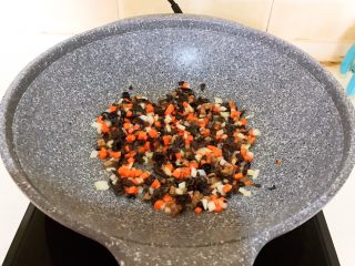 22、改良版 西湖牛肉羹,翻炒均匀