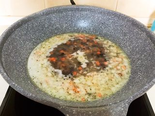 24、改良版 西湖牛肉羹,开锅后继续烧10分钟